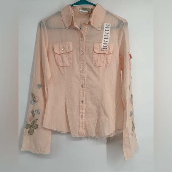 Mur Mur Tops - NWT Mur Mur 100% Cotton Embellished Blush blouse